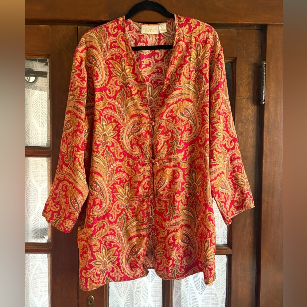 VTG Victoria's Secret Red Paisley 100% Silk Mandarin Blouse PJ Top Gold Label L